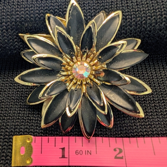 VTG Gold-Tone Black Gold Floral Chrysanthemum Aurora Borealis Rhinestone Brooch - Picture 5 of 6